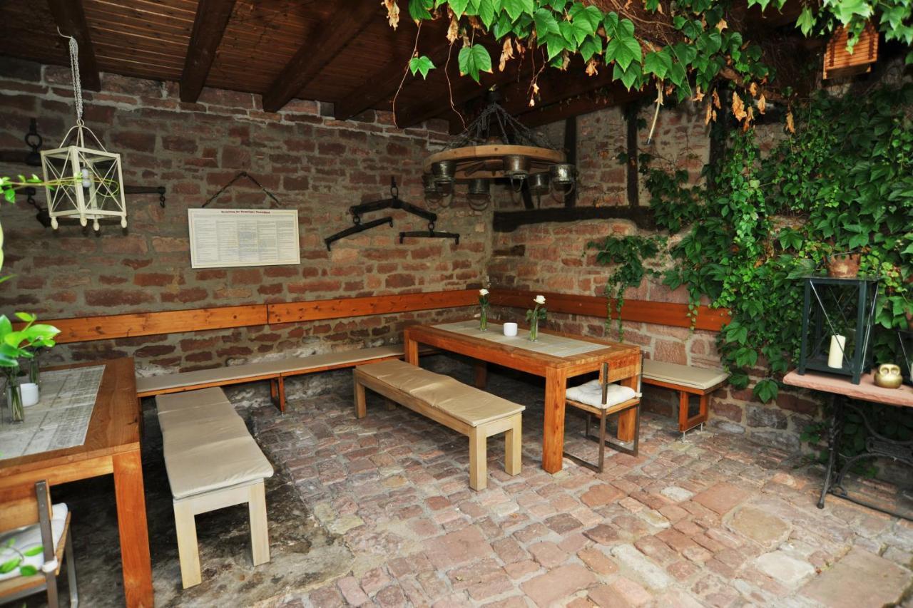 Отель Gasthaus Zur Krone Grossheubach Экстерьер фото